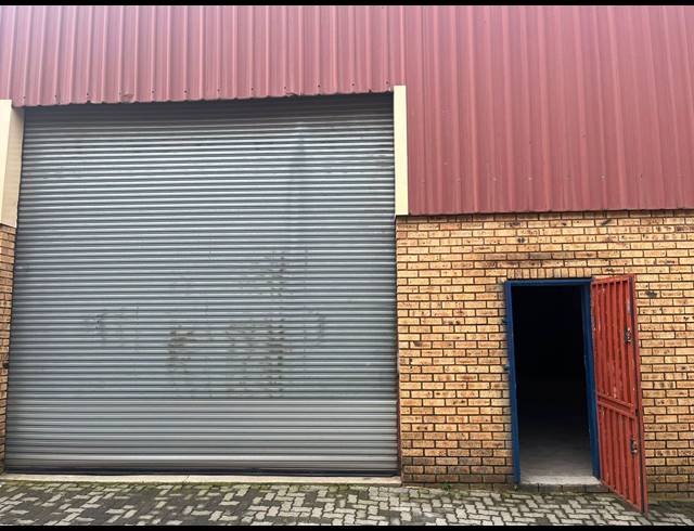 300M² WAREHOUSE TO LET IN CROWN